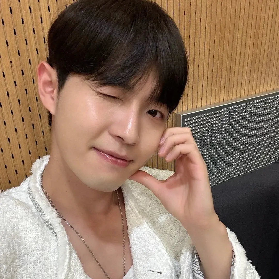 Behind-the-scenes cut of Kim Jaehwan