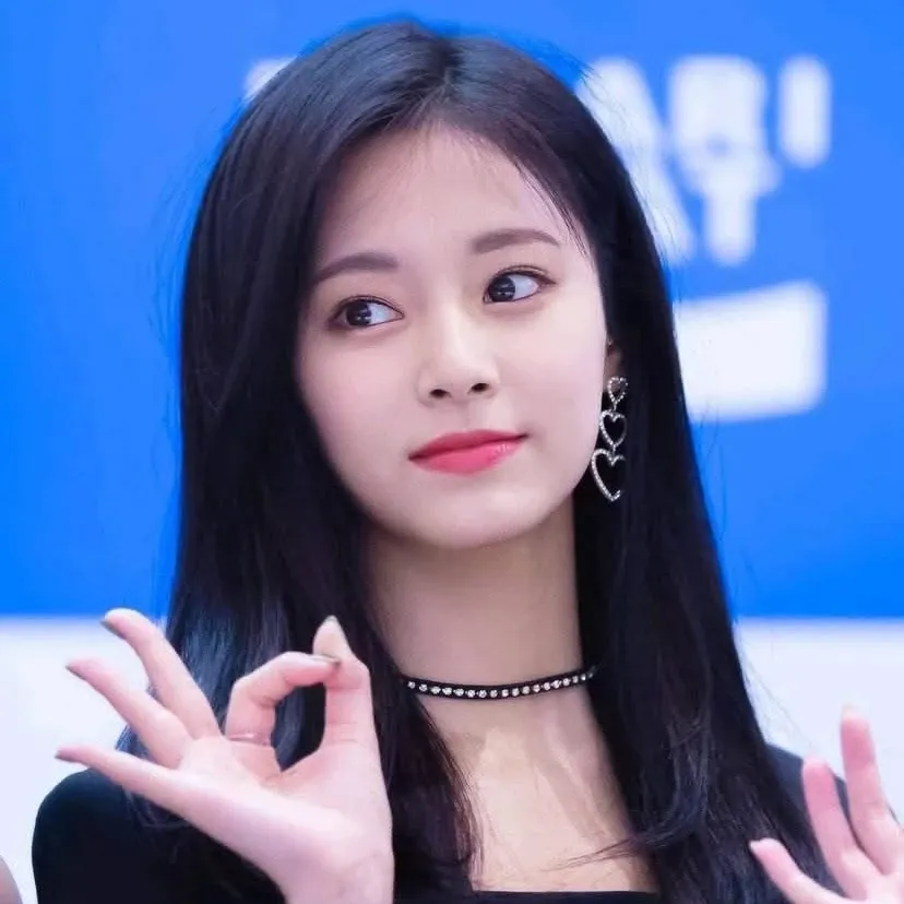 쯔위 (TWICE) 최근 활동샷