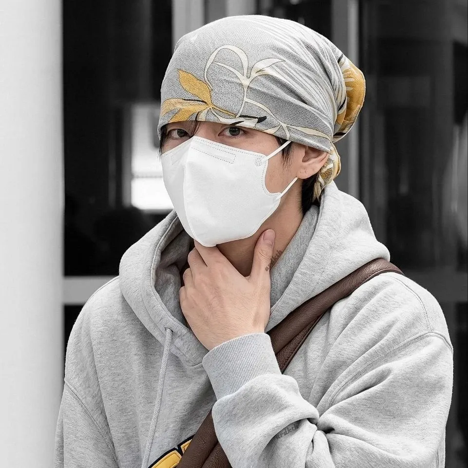 V (防弹少年团)的最新活动照片