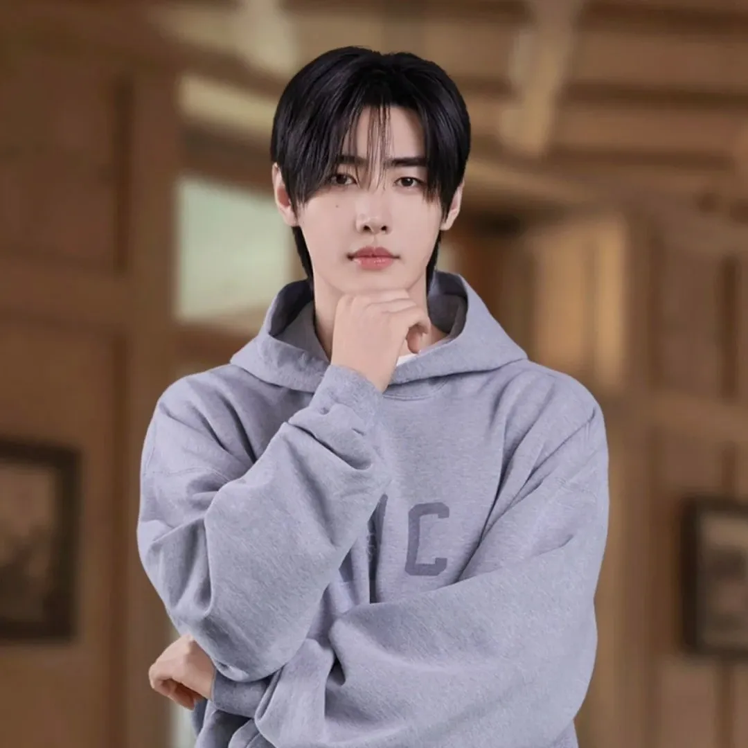 성훈 (ENHYPEN) 최근 활동샷