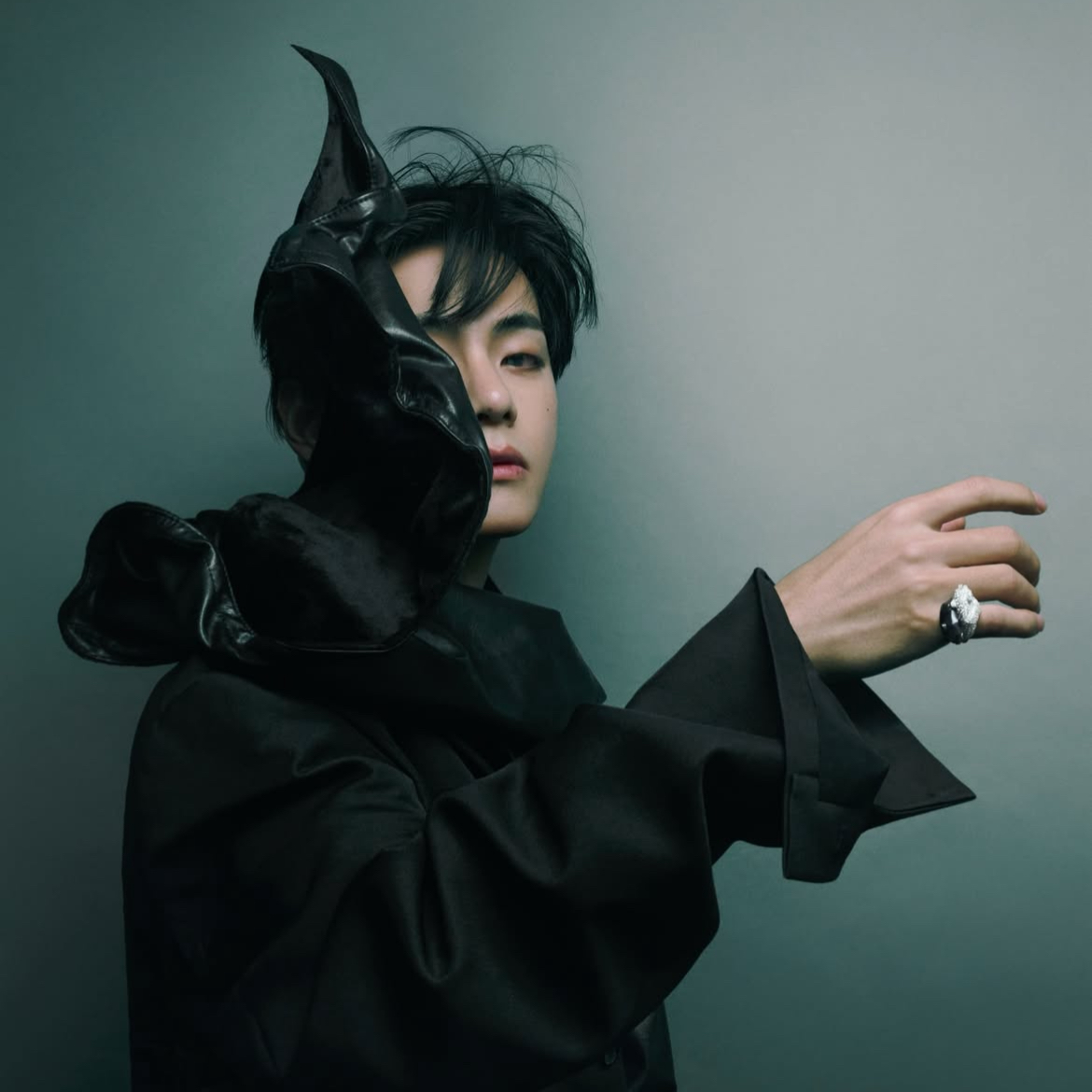 V (防弹少年团)的最新活动照片