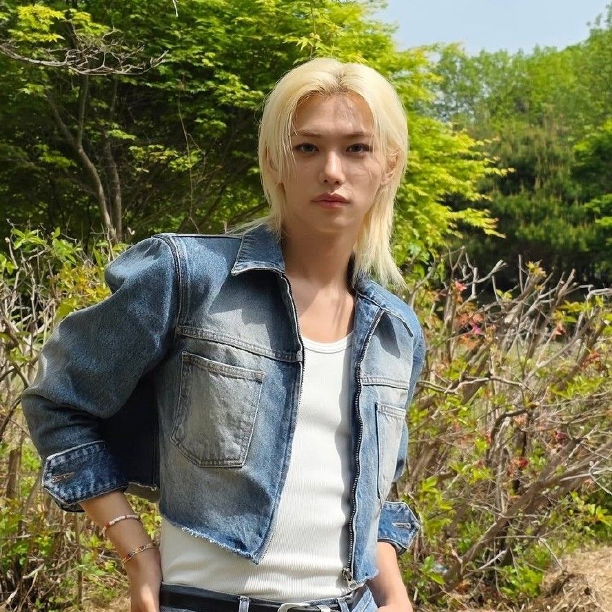 Latest photo of Felix (Stray Kids)