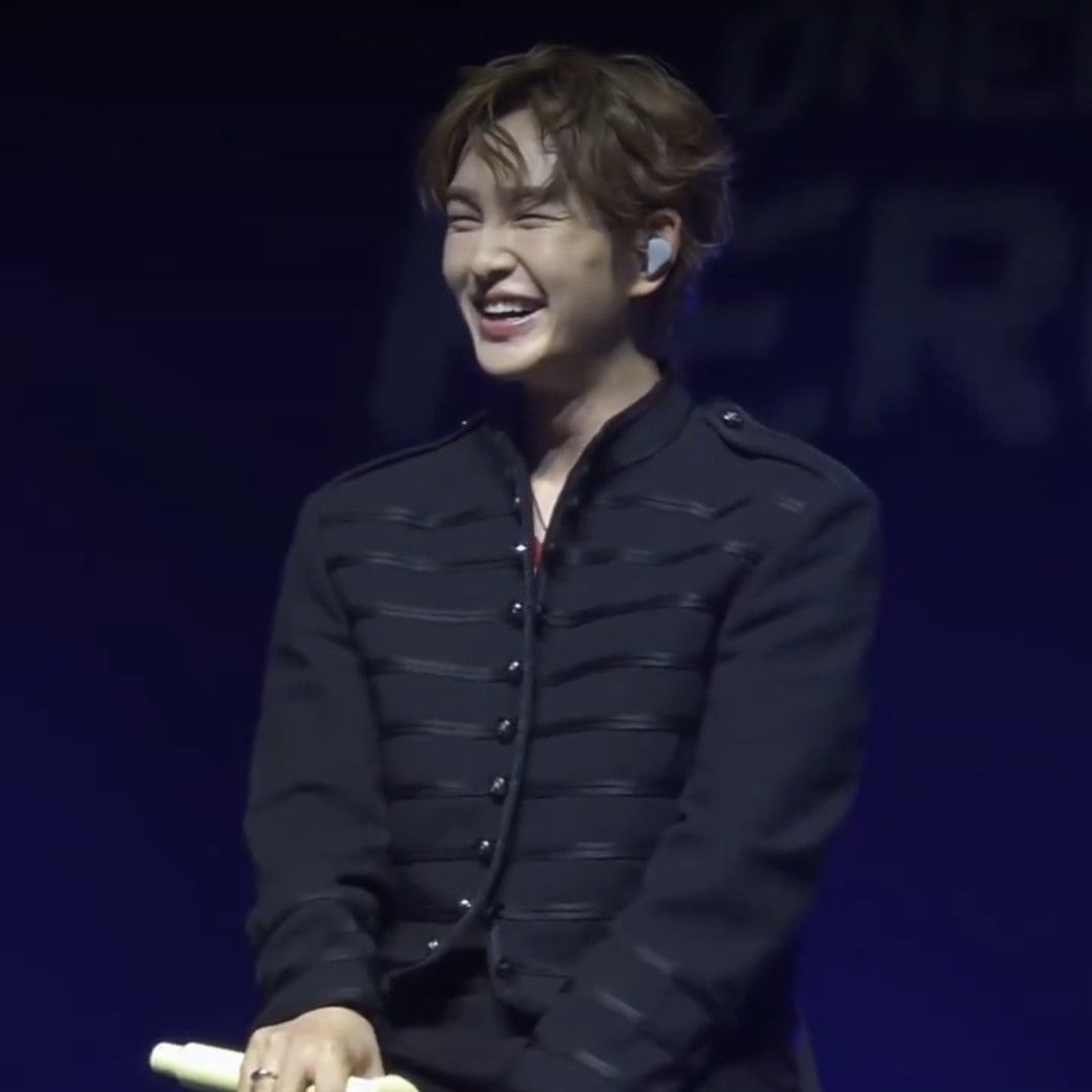 Latest photo of Onew (SHINee)