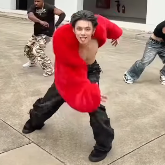 Foto aktivitas terbaru TOMORROW X TOGETHER