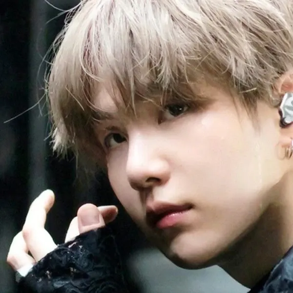 Latest photo of SUGA (BTS)