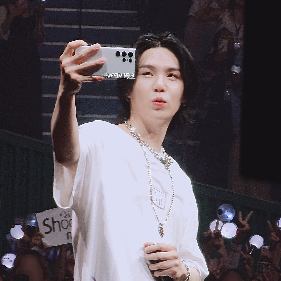 Foto aktivitas terbaru SUGA (BTS)