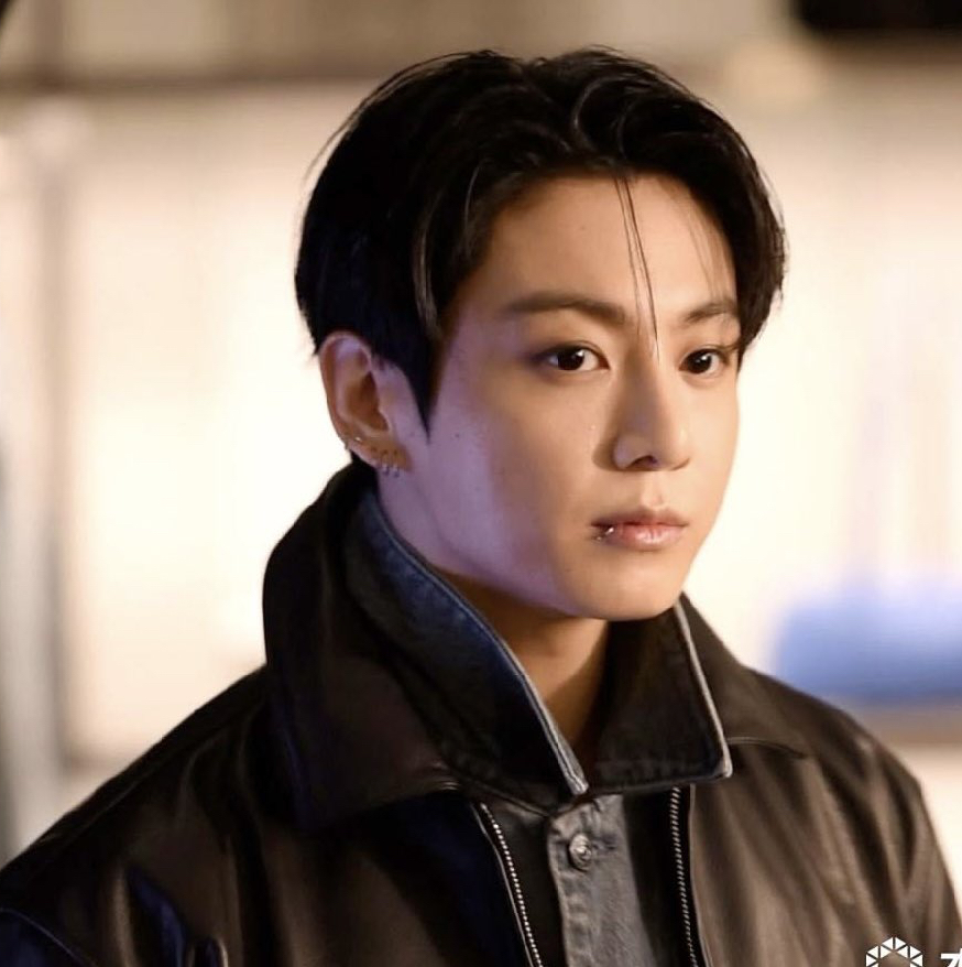 Foto aktivitas terbaru Jungkook (BTS)