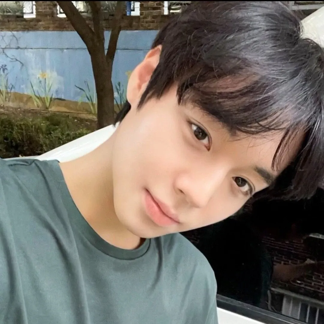 Latest photo of Park Jihun