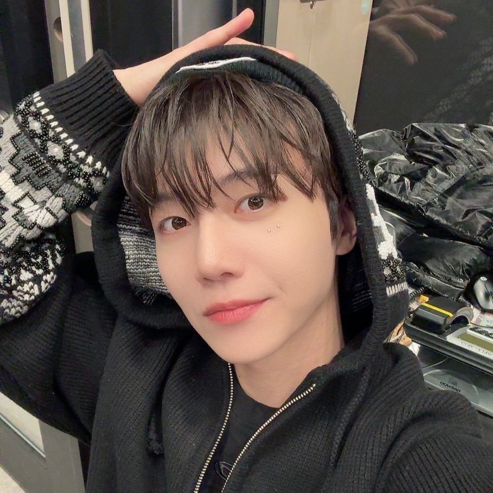 A moment captured by Jinho (PENTAGON)'s fan