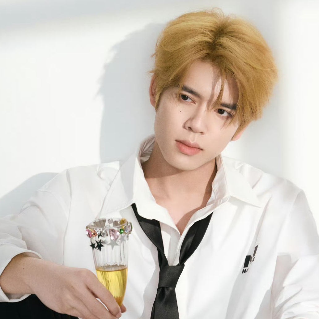 Behind-the-scenes cut of DORN (NexT1DE)