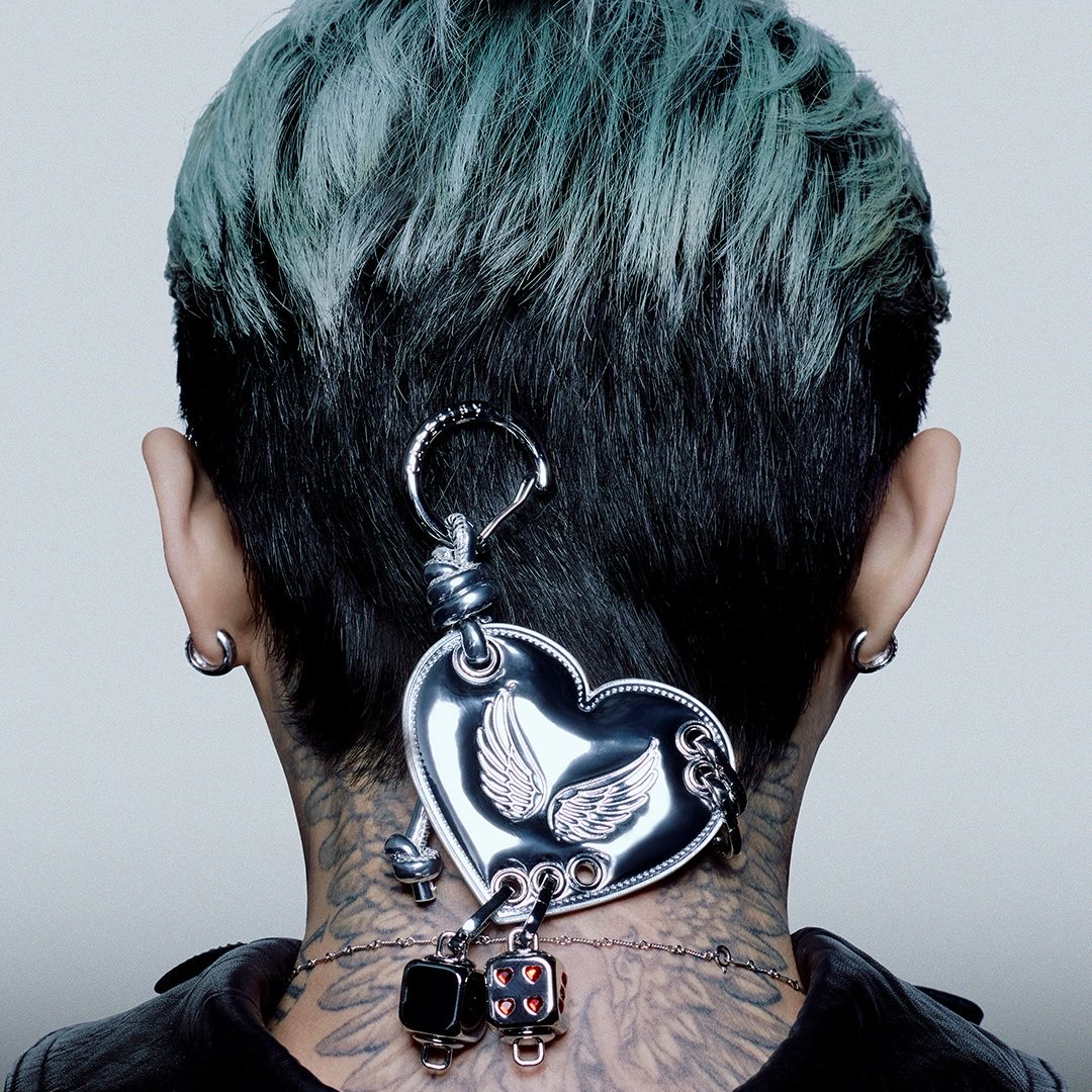 Recent activity shot of G-DRAGON (BIGBANG)
