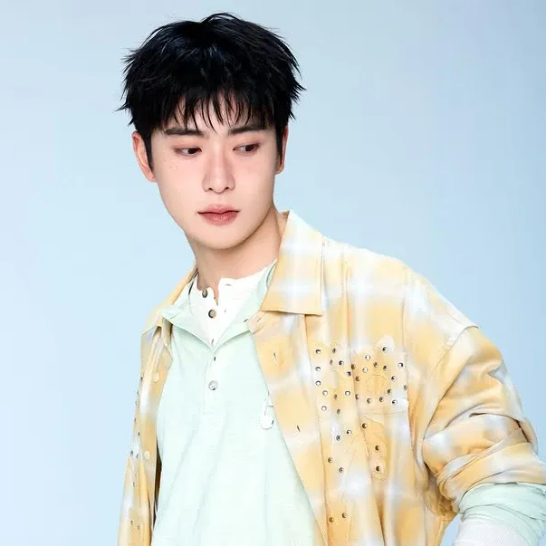 재현 (NCT 127)의 최신 사진