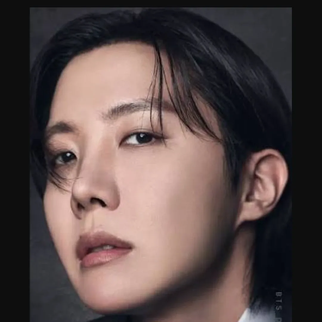 제이홉 (방탄소년단)의 최신 사진