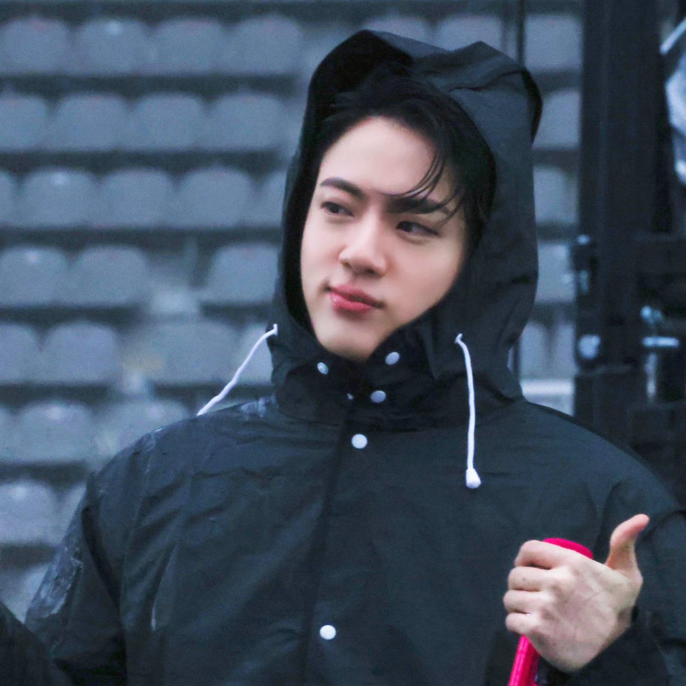 Potret di balik layar Jin (BTS)