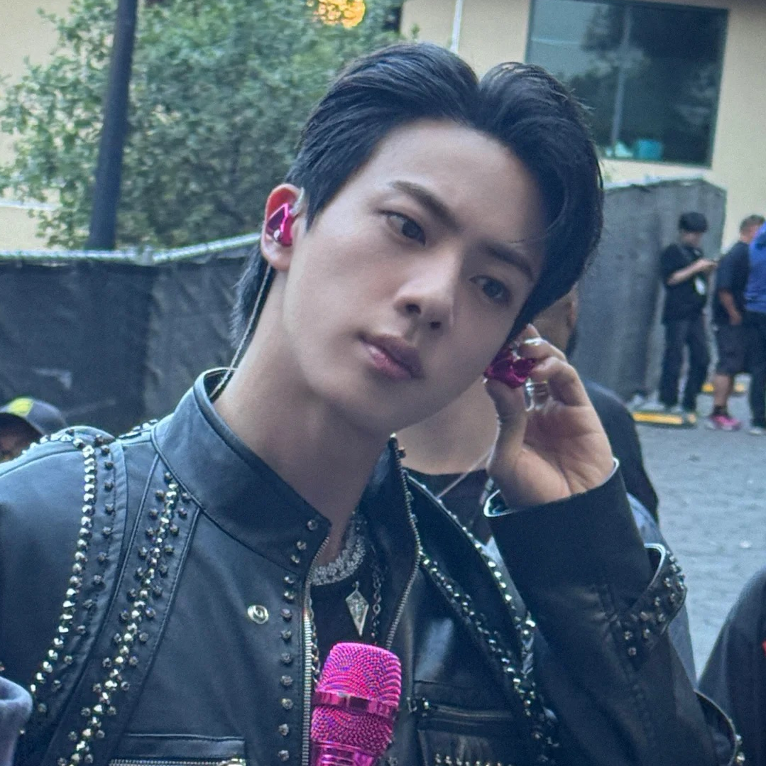Potret di balik layar Jin (BTS)