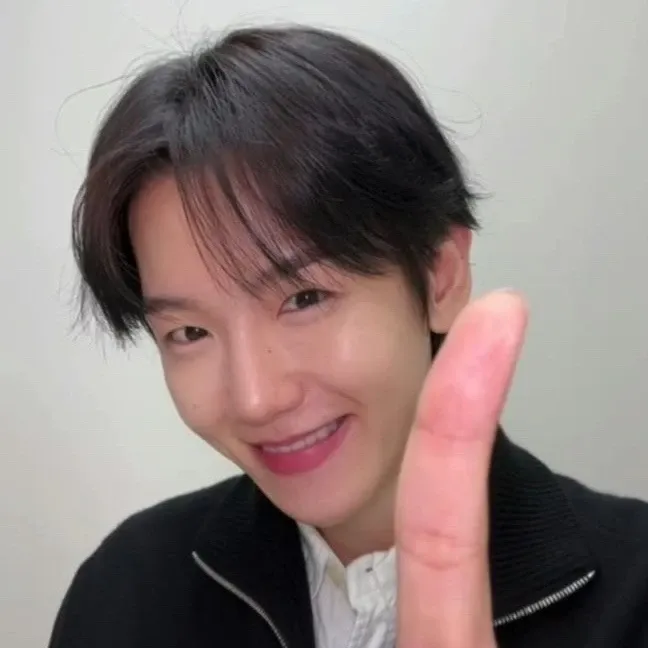 ベクヒョン (EXO)の舞台裏ショット