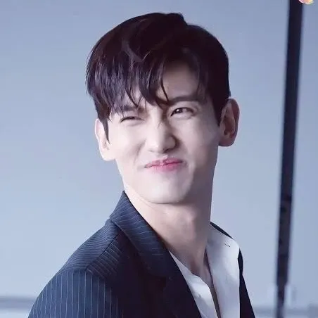 A moment captured by Max (TVXQ)'s fan