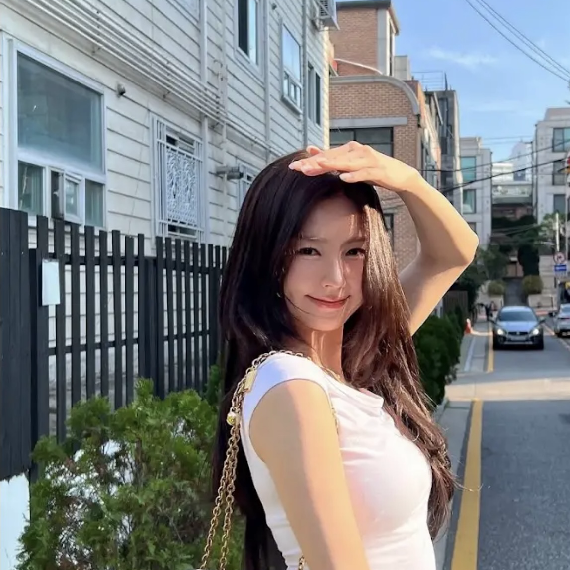 Behind-the-scenes cut of Miyeon (i-dle)
