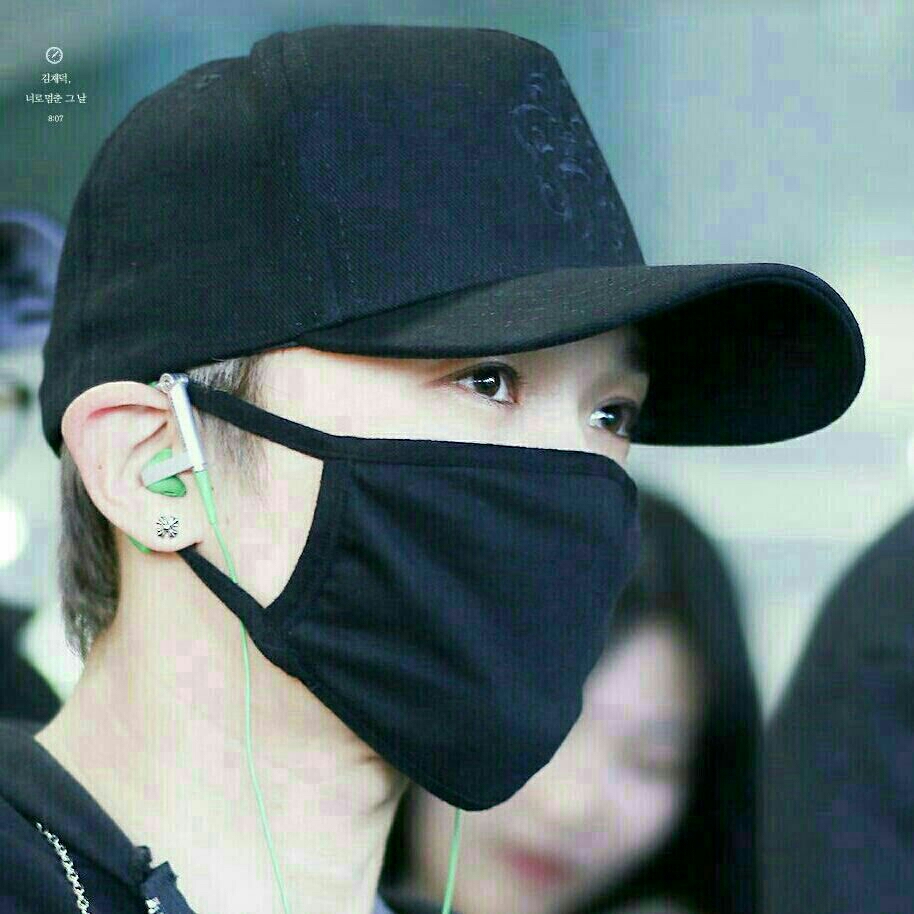 Recent activity shot of SECHSKIES