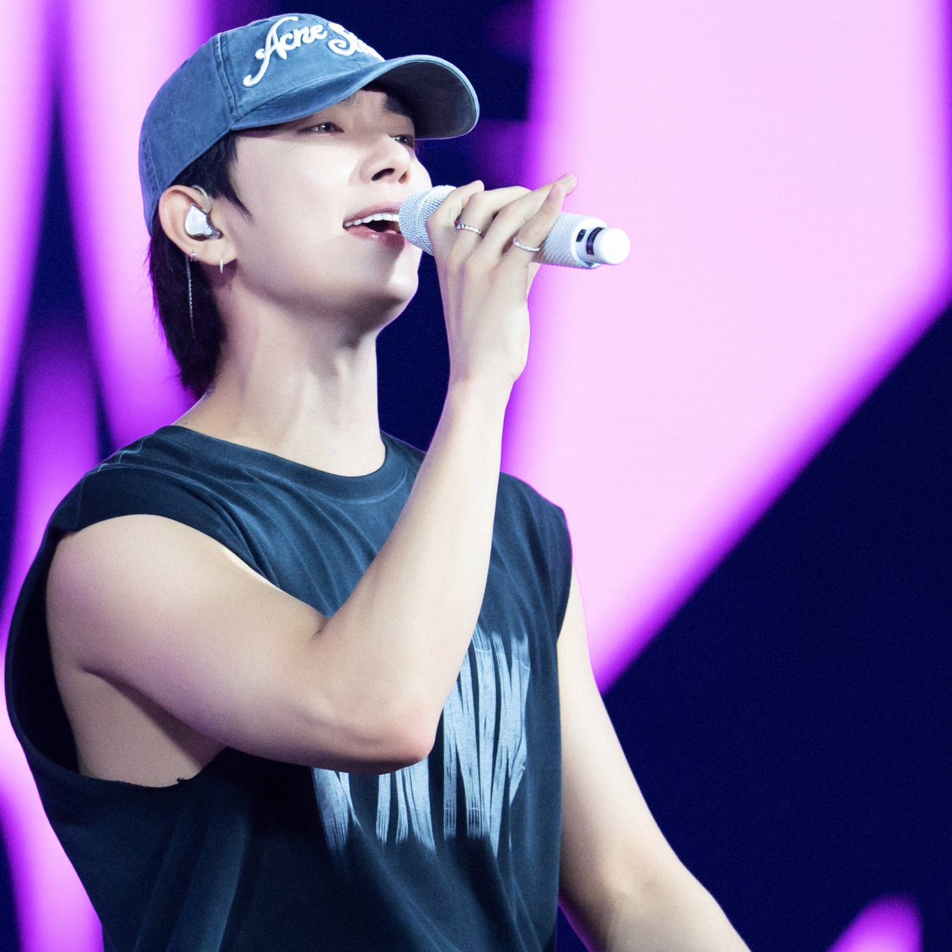 Behind-the-scenes cut of Joshua (SEVENTEEN)