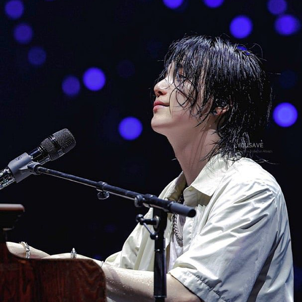 SUGA (防彈少年團)的最新照片