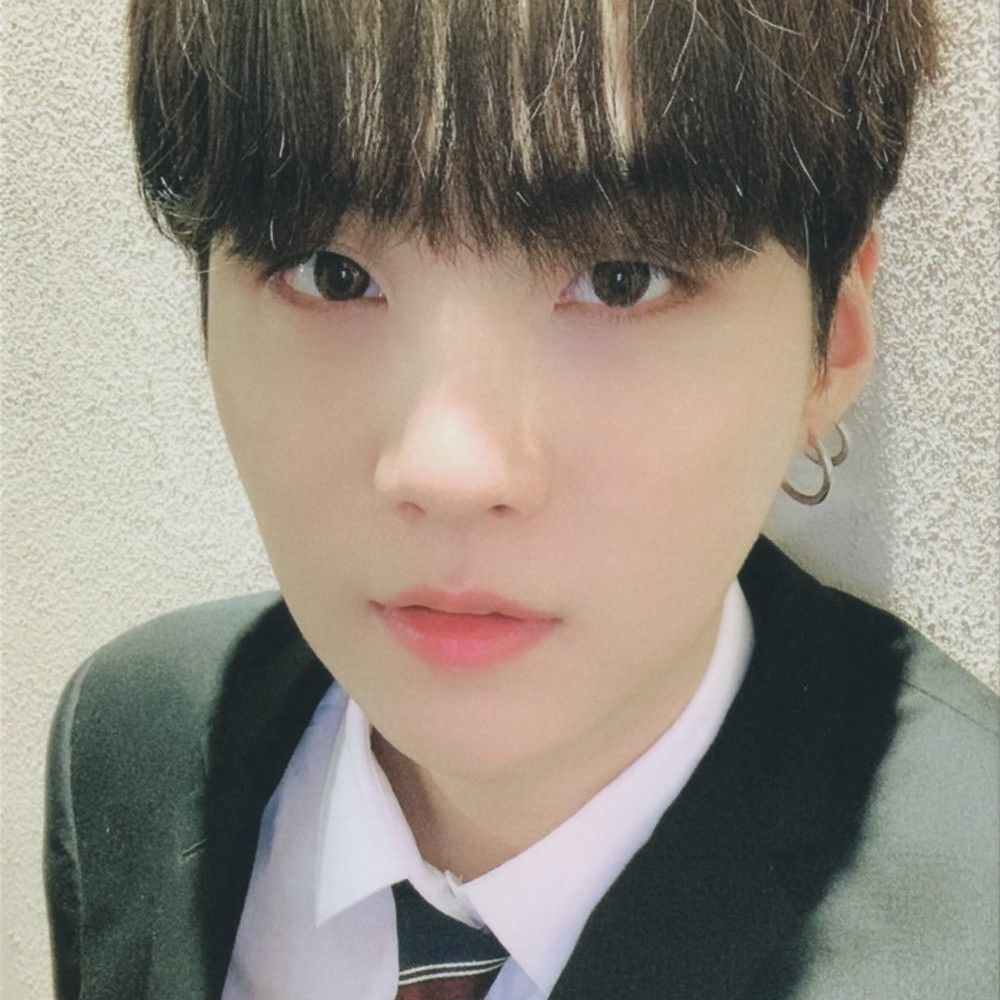 슈가 (방탄소년단)의 최신 사진