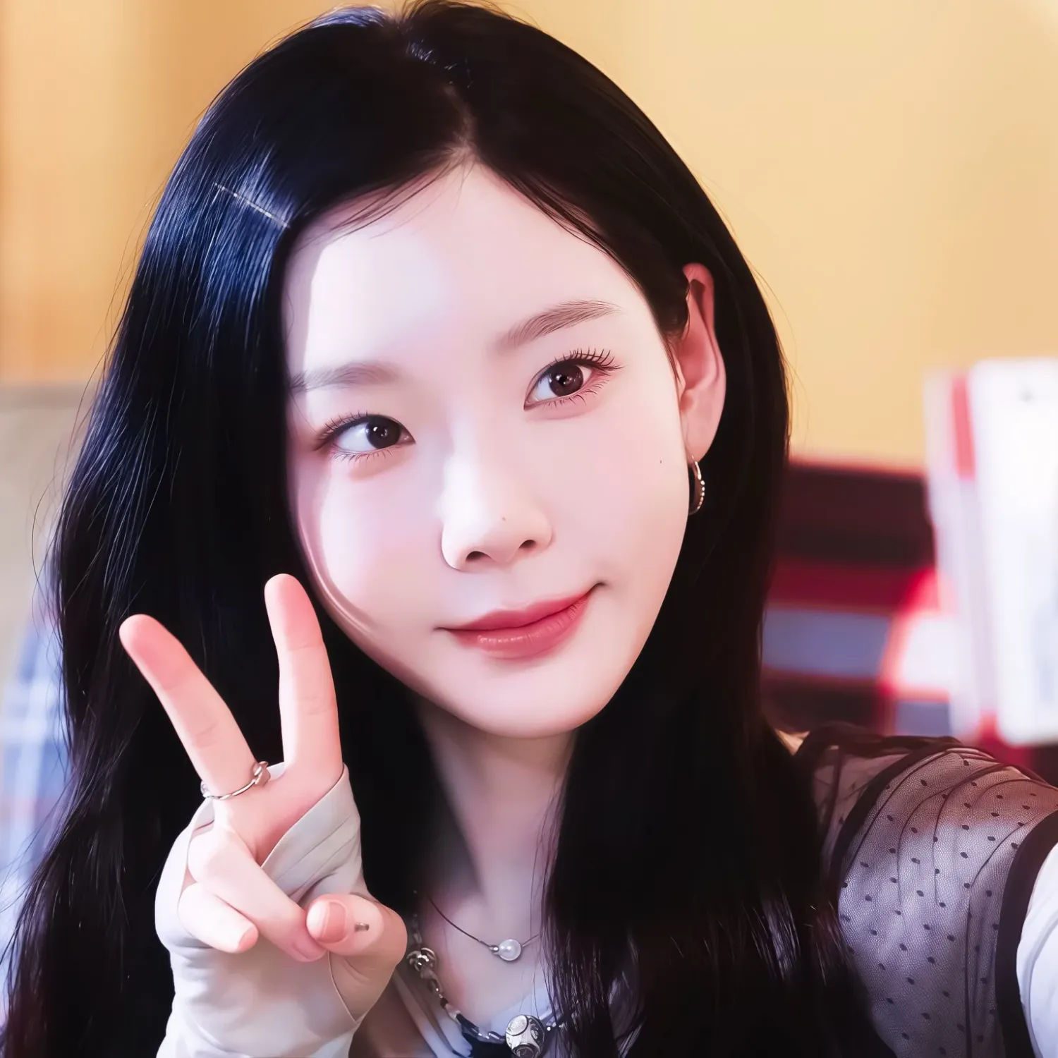 Foto aktivitas terbaru Taeyeon (Girls' Generation)
