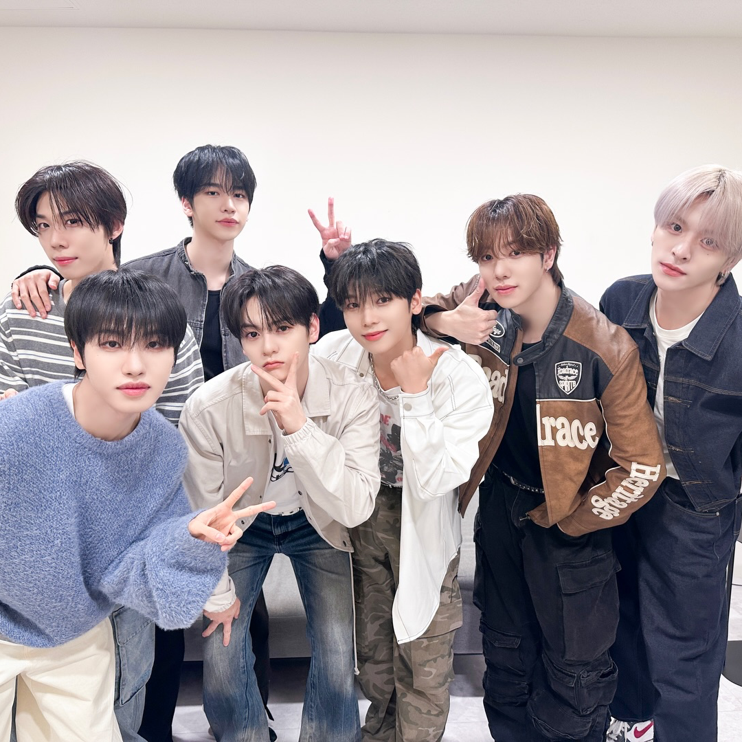 Behind-the-scenes cut of n.SSign