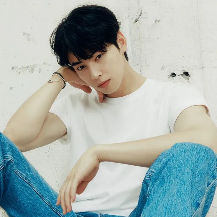 Recent activity shot of Eunwoo (ASTRO)