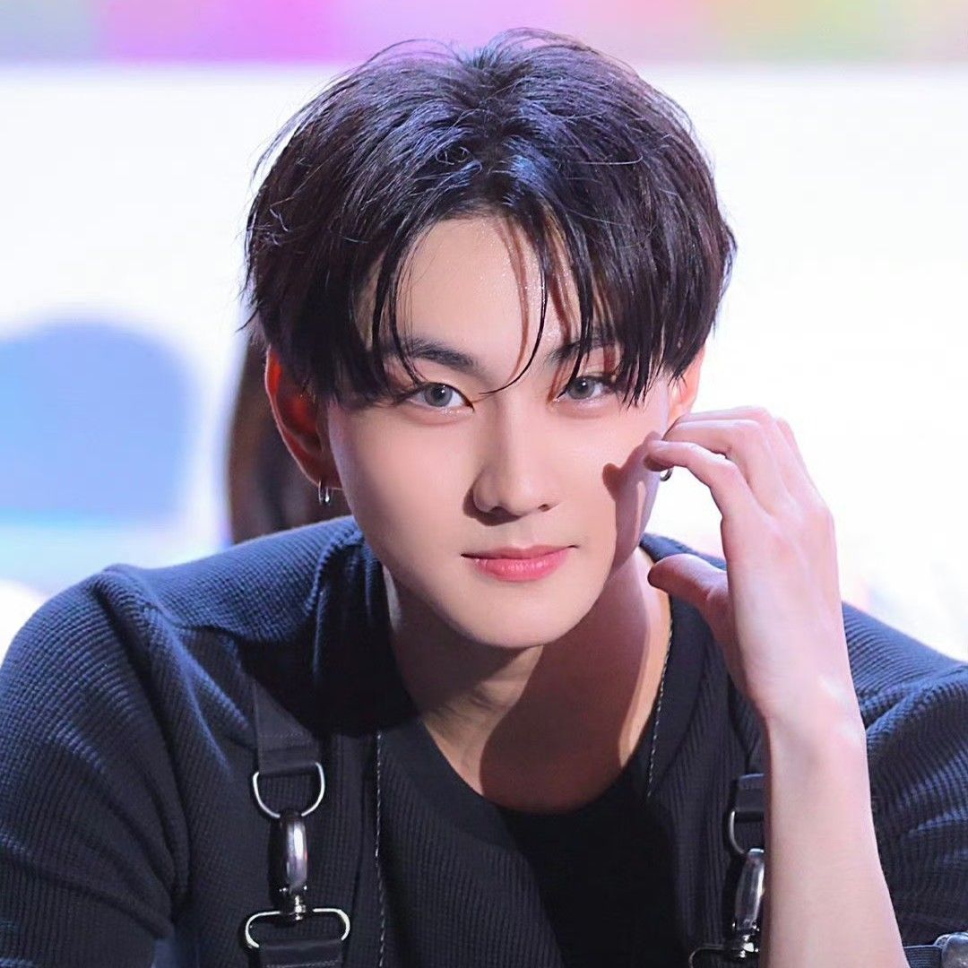Recent activity shot of Jungwon (ENHYPEN)