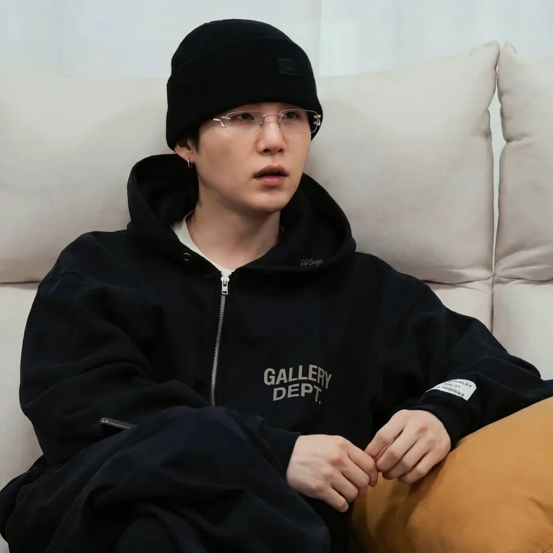 Foto terbaru SUGA (BTS)