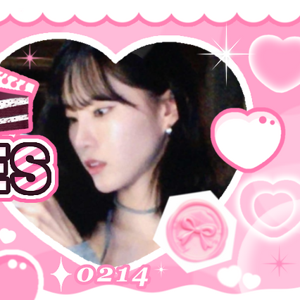 A moment captured by Monday (Weeekly)'s fan