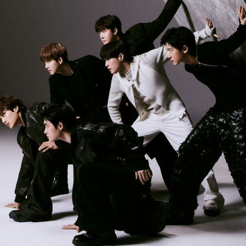 Latest photo of EXO