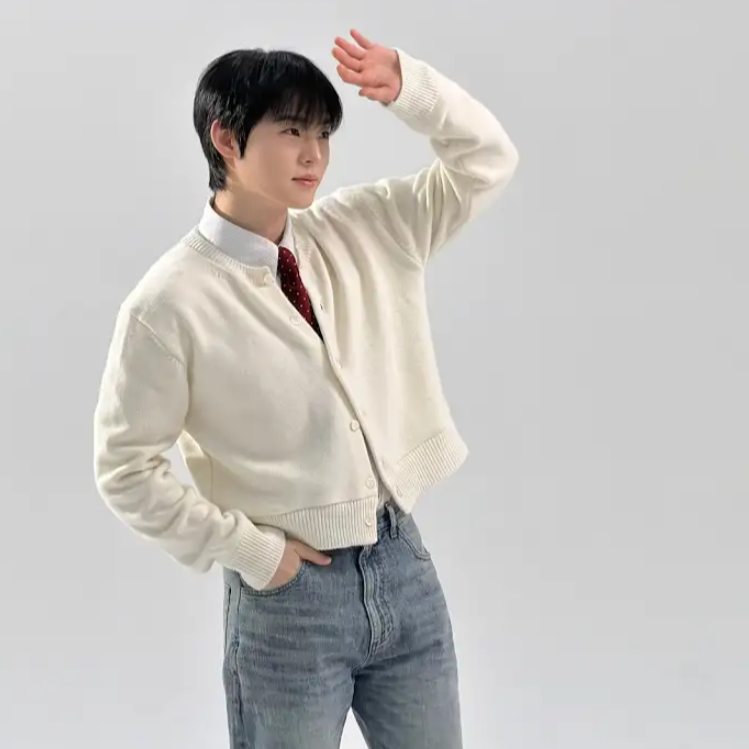 Latest photo of Hyojin (ONF)