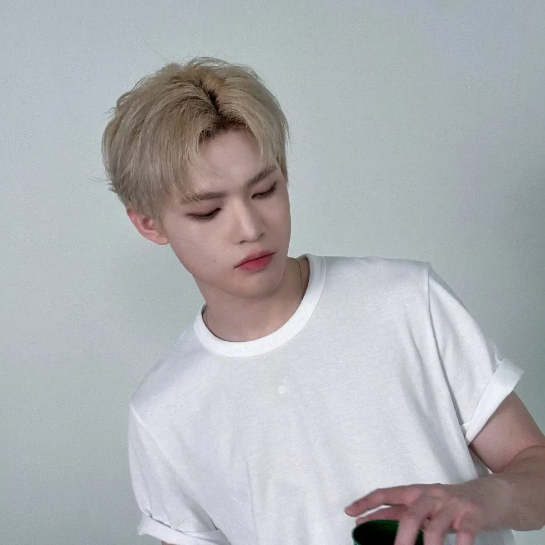 Latest photo of Chenle (NCT DREAM)