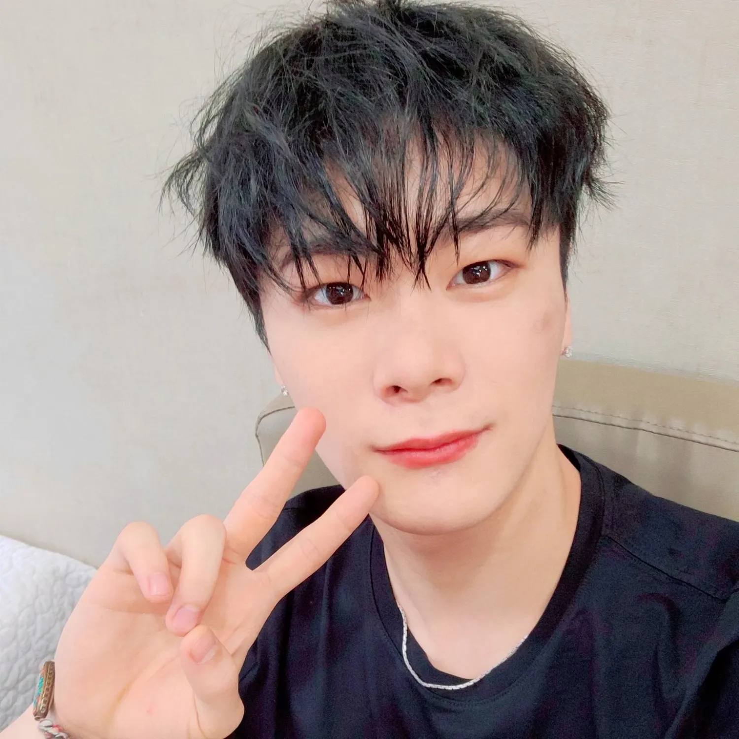 Latest photo of Moonbin (ASTRO)