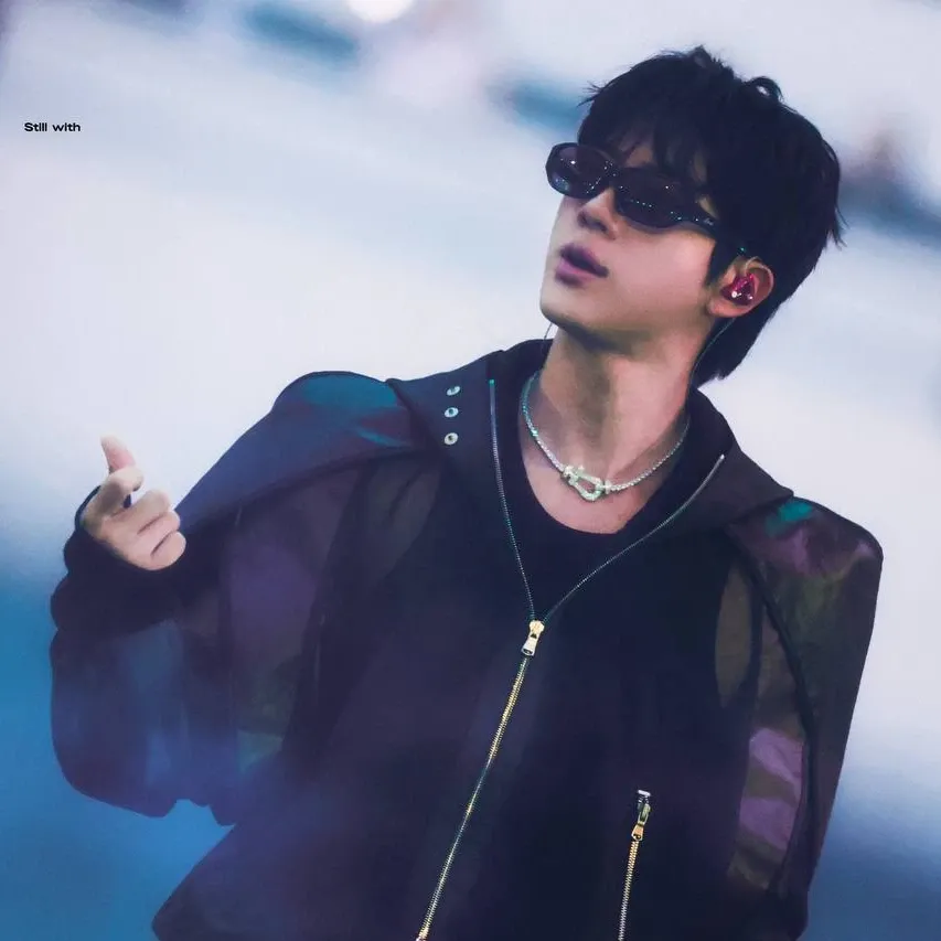 진 (방탄소년단) 최근 활동샷
