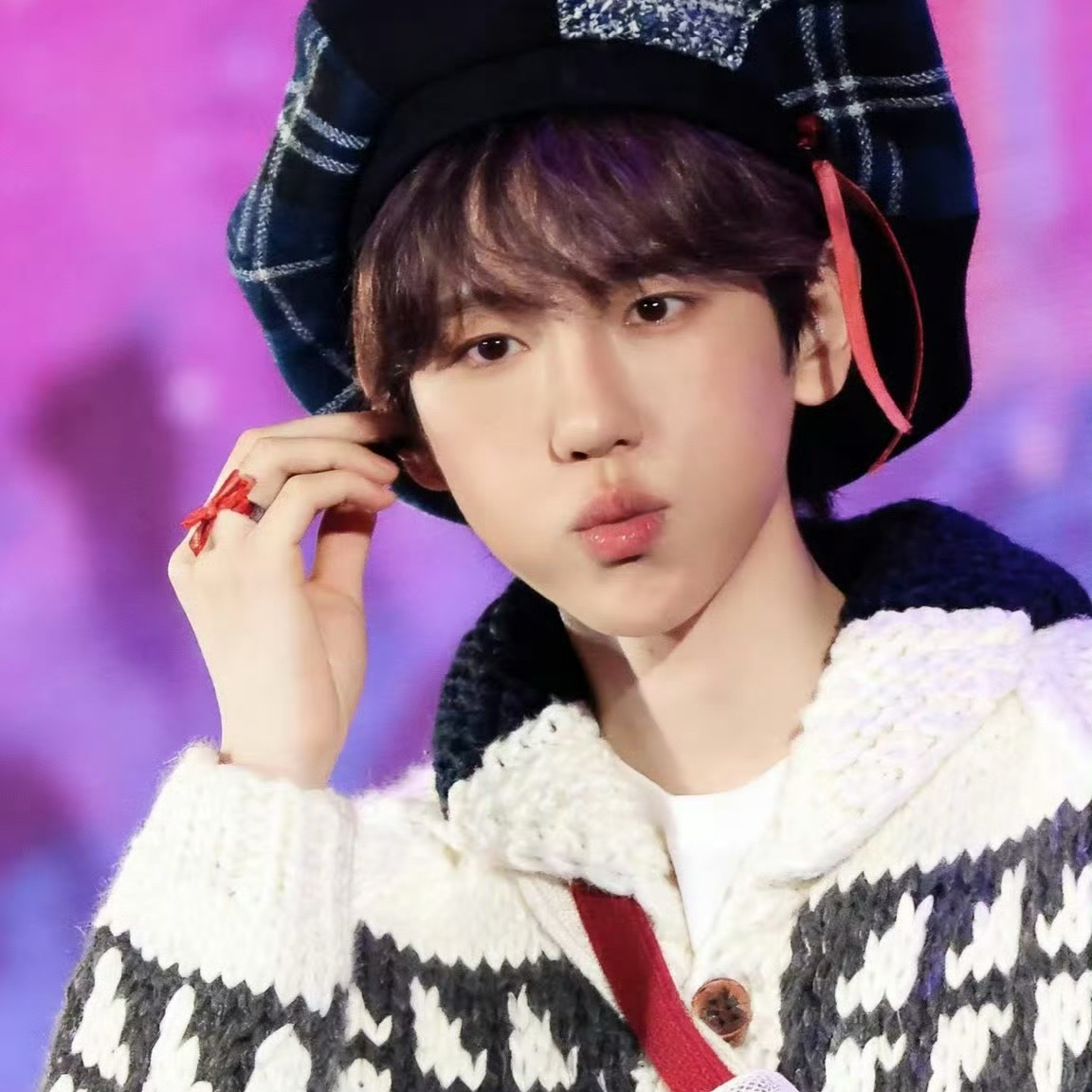 백현 (EXO)의 비하인드 컷