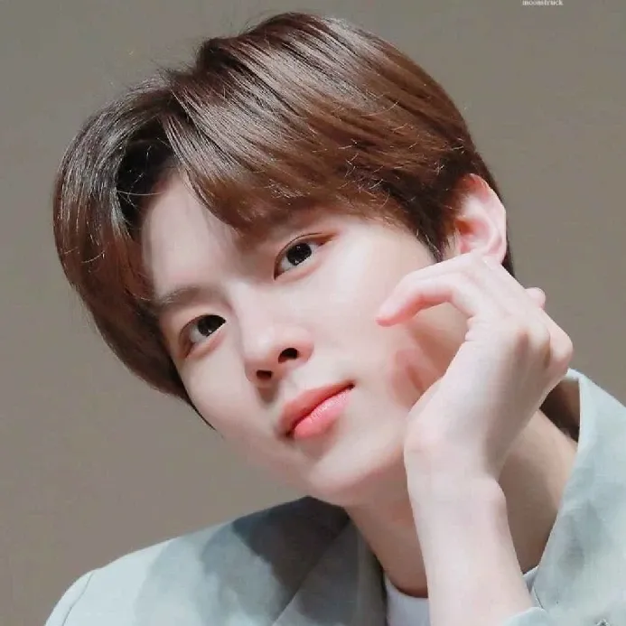 Latest photo of Kim Wooseok