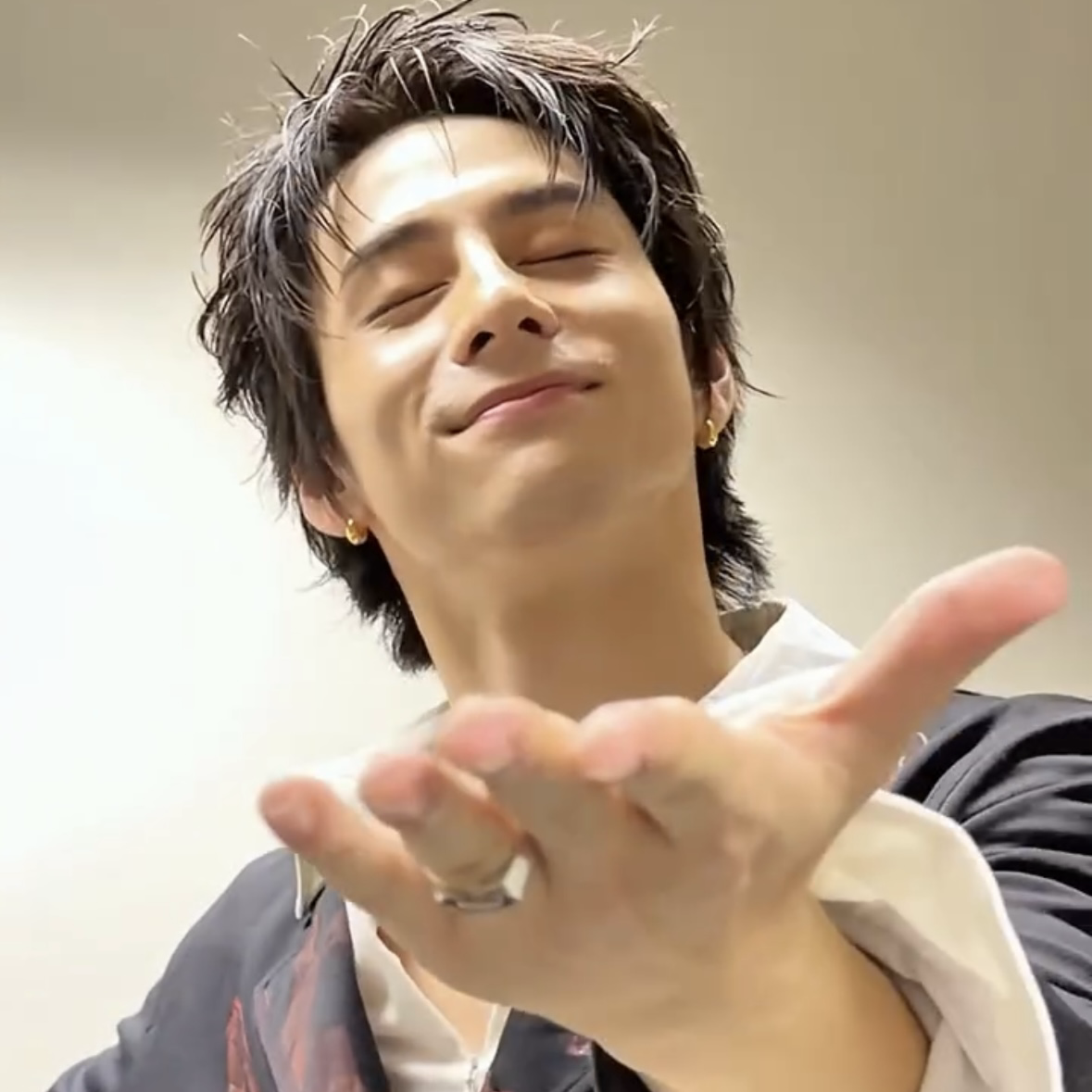 Behind-the-scenes cut of Nishi Hiroto (INI)