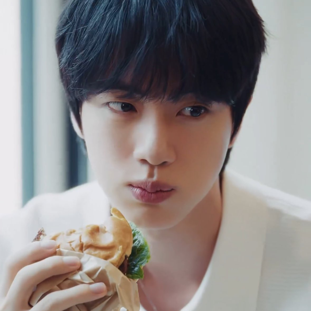 진 (방탄소년단) 최근 활동샷