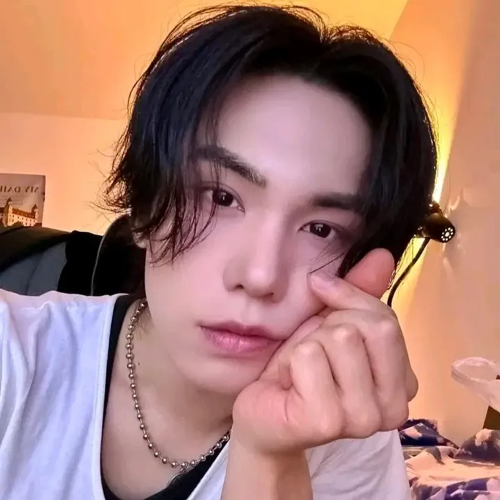 A moment captured by Rocky's fan