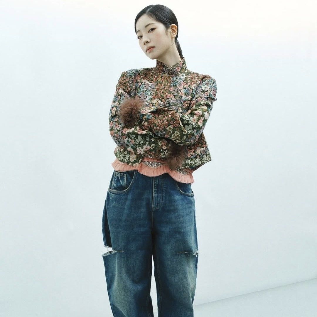 Behind-the-scenes cut of TWICE