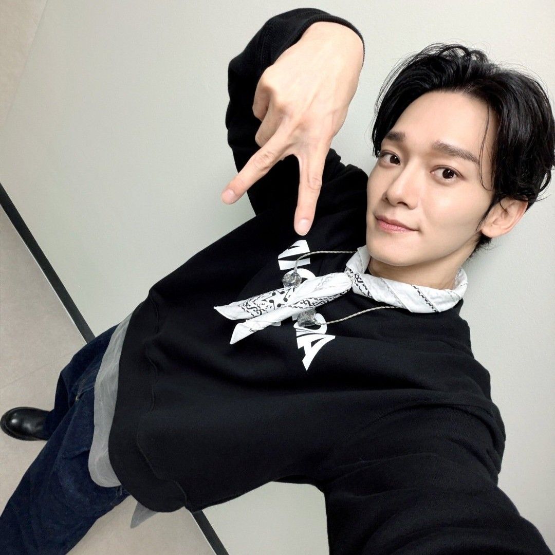 Behind-the-scenes cut of Chen (EXO)