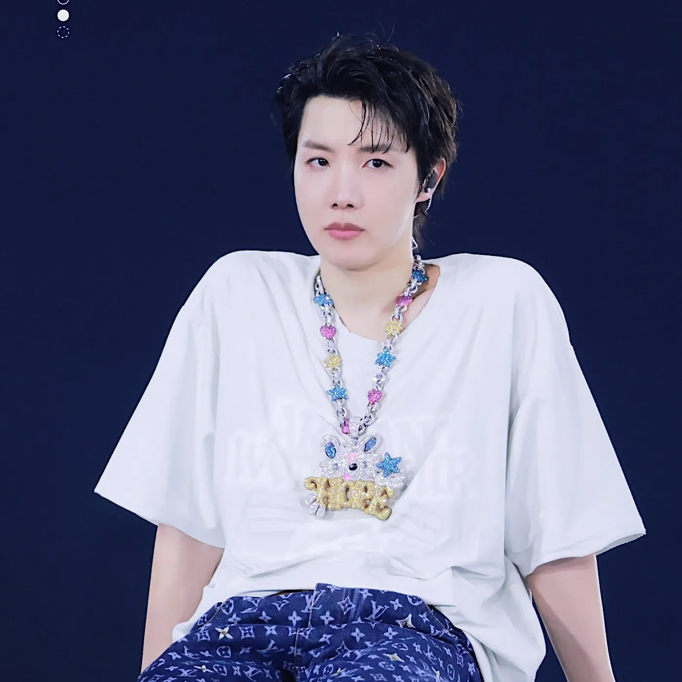 Momen yang diabadikan oleh penggemar j-hope (BTS)