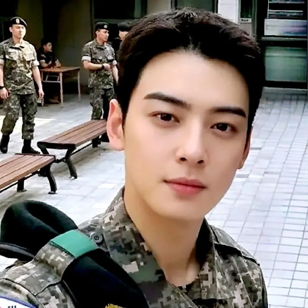 Latest photo of Eunwoo (ASTRO)