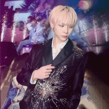 A moment captured by Nicholas (&TEAM)'s fan