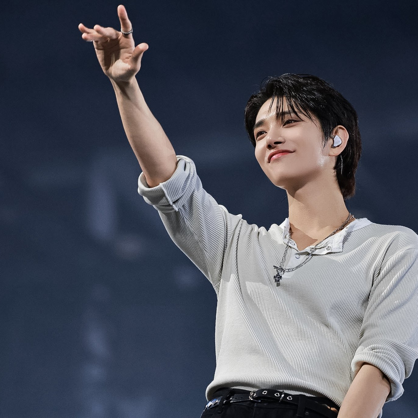 Latest photo of Joshua (SEVENTEEN)