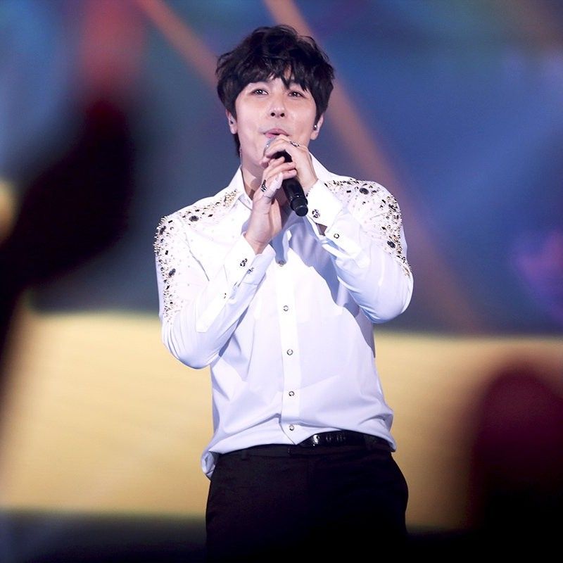 Behind-the-scenes cut of Kim Dongwan (SHINHWA)