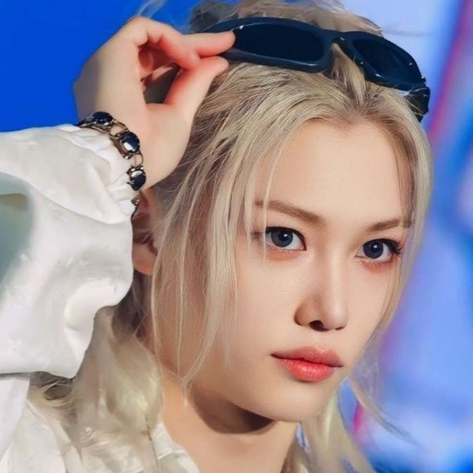 Latest photo of Felix (Stray Kids)